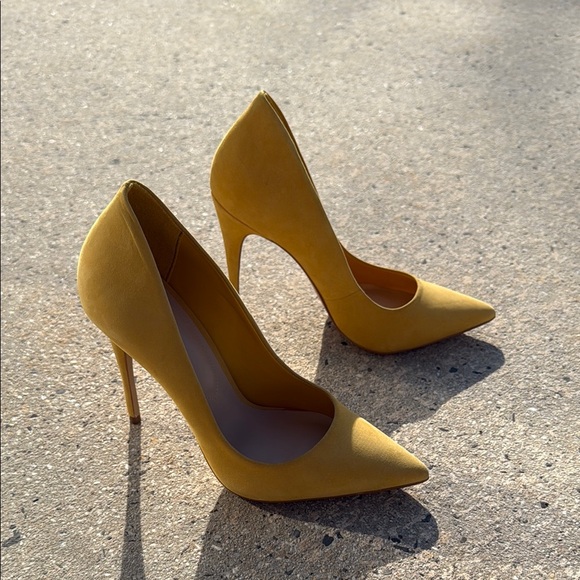 Elegant Yellow Stiletto Heels - Picture 10 of 10